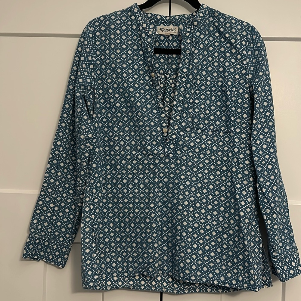 Chambray long sleeved top with white pattern